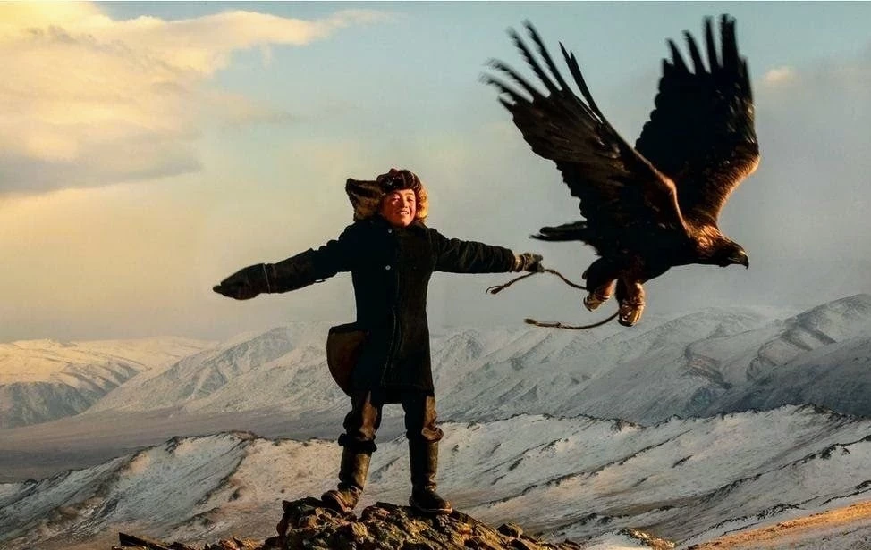 Amirkhan Omarov: Eagle Queens Adornment